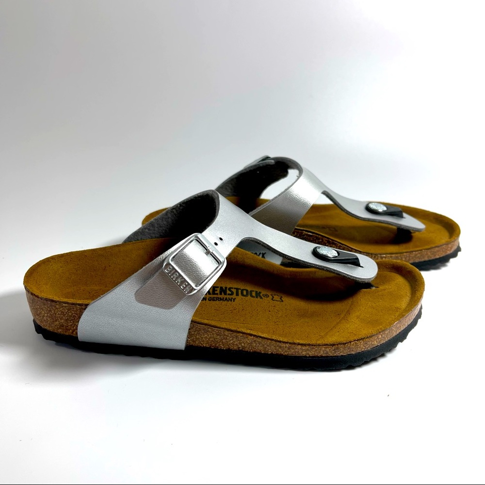 ❌SOLD❌ BIRKENSTOCK Gizeh  silver leather kids size 2